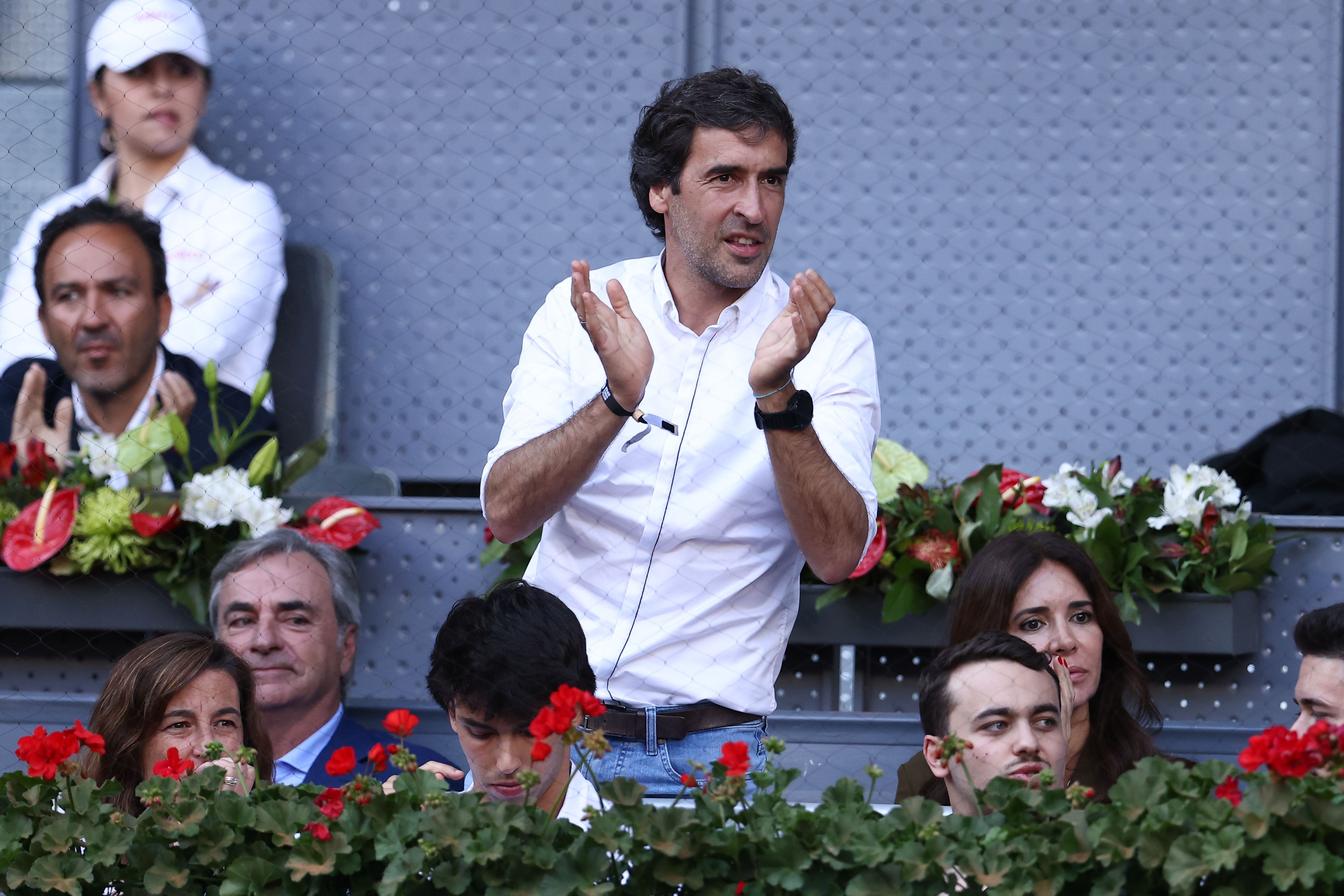 试水德甲?图片报:劳尔已被推荐给门兴,前者随时愿意执教