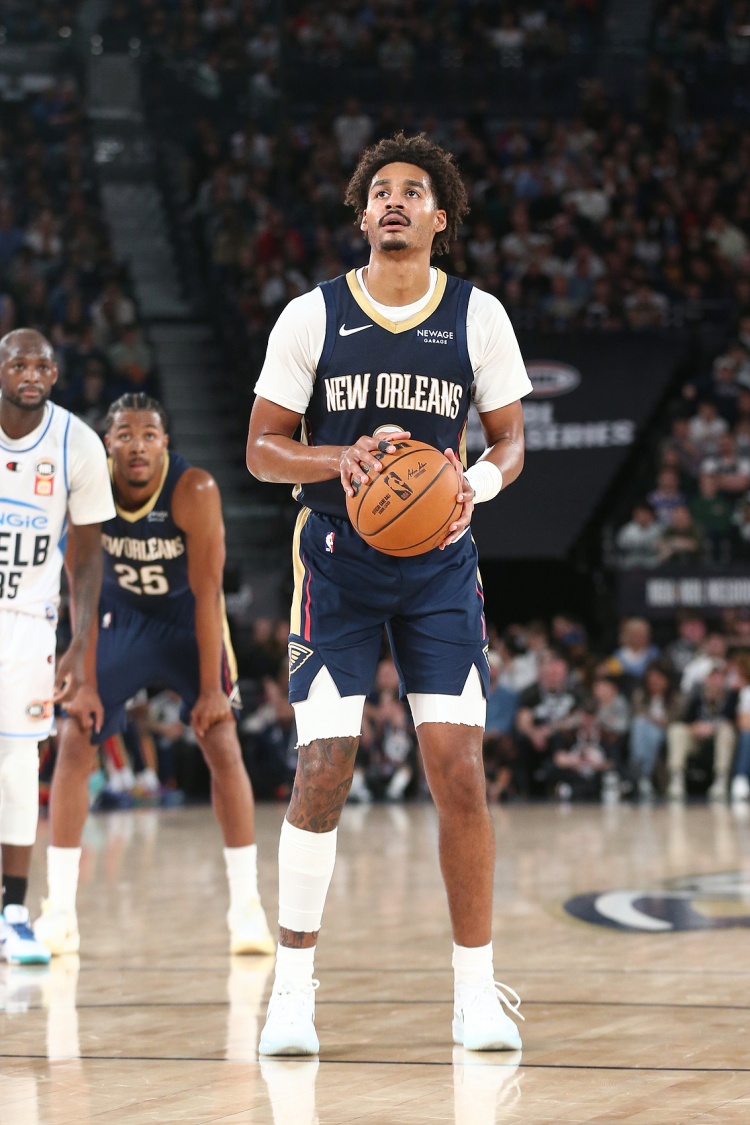 鹈鹕主帅:普尔心理韧性极强 每天走进训练馆都能看到他在苦练